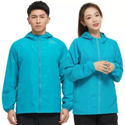 5 mẫu đồng phục áo khoác gió phổ biến 4 dong phuc ao khoac hien dai