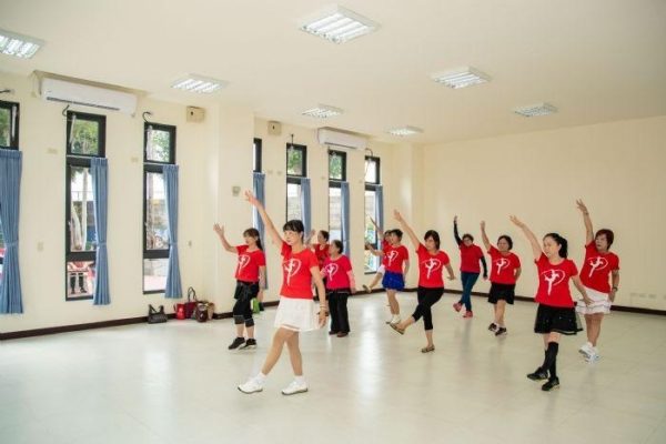 Top 5 mẫu áo đồng phục nhóm lưu giữ kỷ niệm 3 dong phuc nhom mua