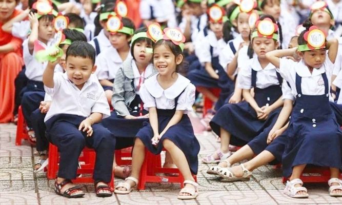 dong phuc hoc sinh lop 1