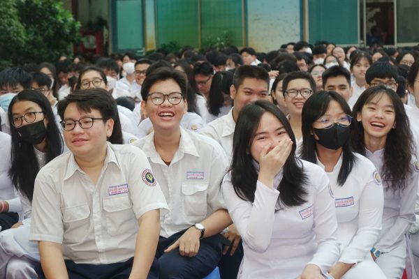 dong phuc nguyen thai binh